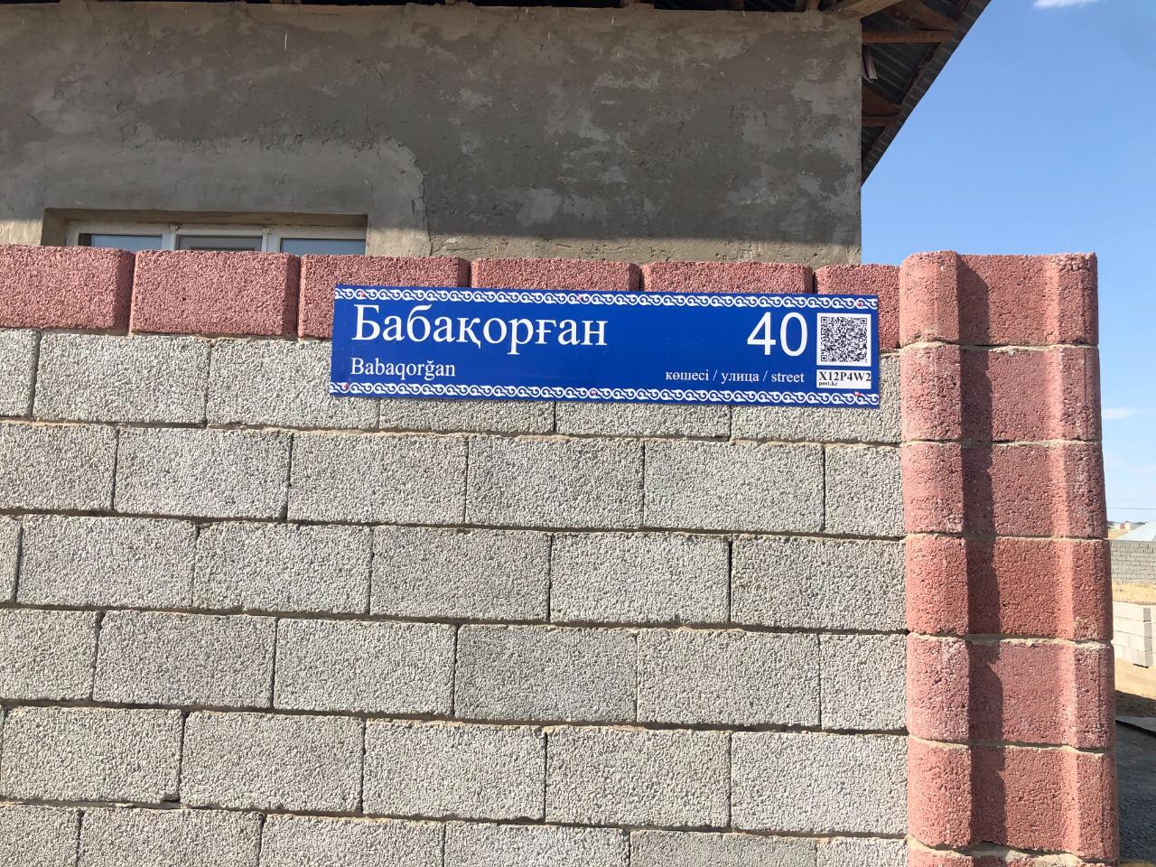 Алета Оушен, таңғажайып денесі бар таңғажайып брюнетка, анальды сексті жақсы көреді.