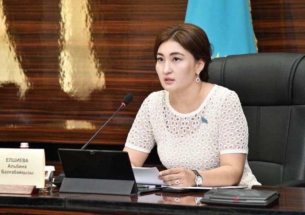 Порно модель Кейлиан Кертис