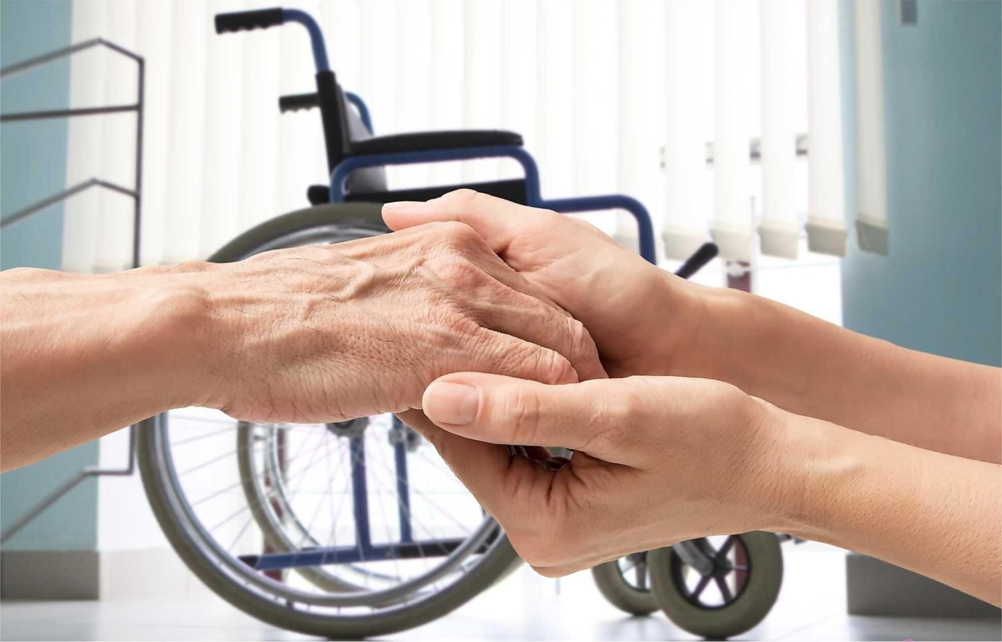 Еденді футболкамен іш киімсіз жуу